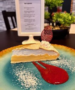 Francia citromos meringue torta málna püré